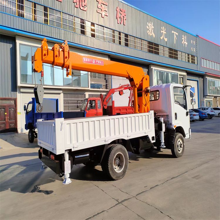 神池县三轮随车吊定制 农用改装机自备吊中瑞长期出售