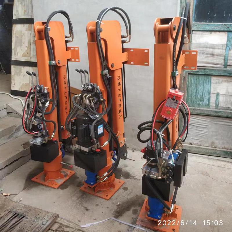 神池县重汽蓝牌随车吊 3.2吨 国六动力强 液压驱动 农用自卸起重机